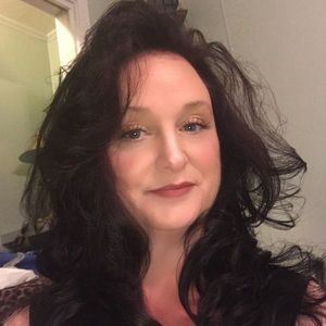 Meet your Posher, Carla